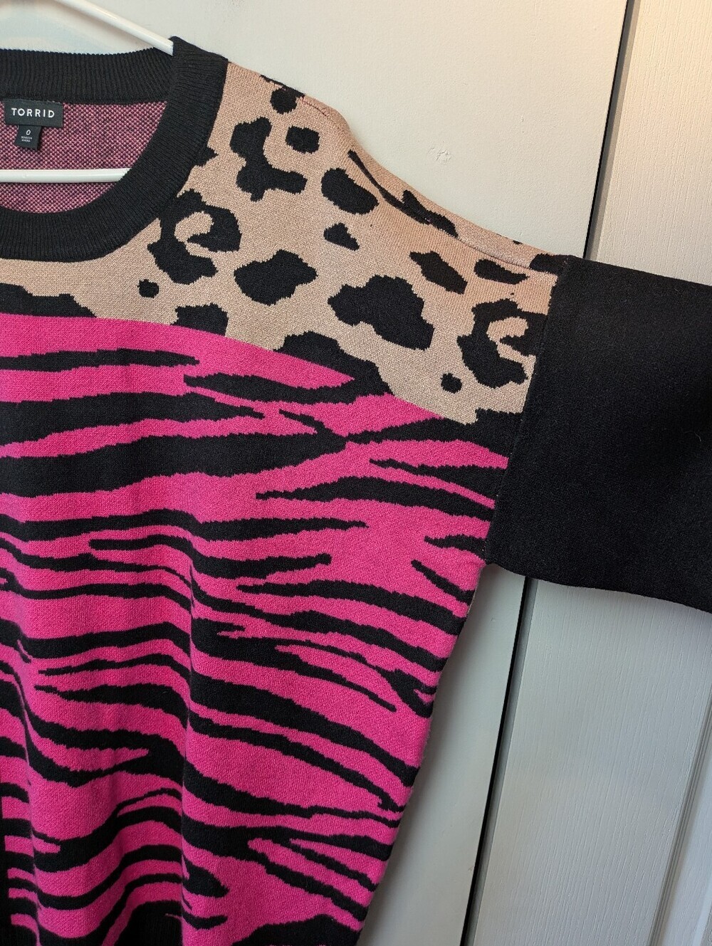 TORRID Plus Size Women Sweater Crewneck Size 0 = Size 12 Or Large Zebra Leopard - Picture 9 of 15